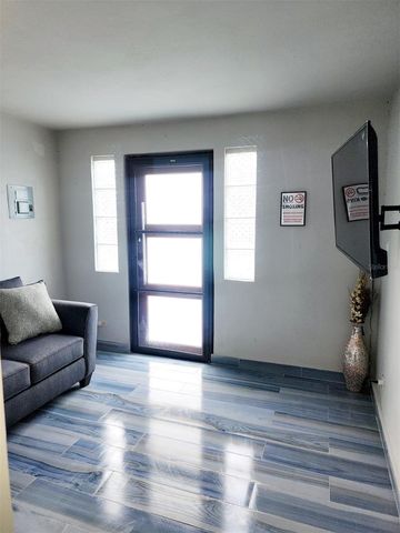 16 H-25, Rio Grande, PR 00745