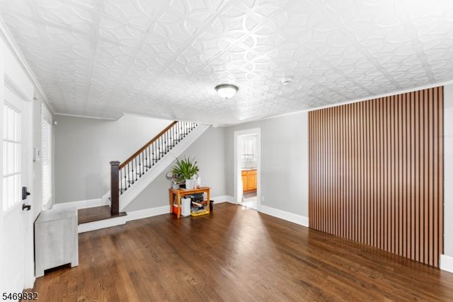 830 Gibbons Ct, Elizabeth City, NJ 07202