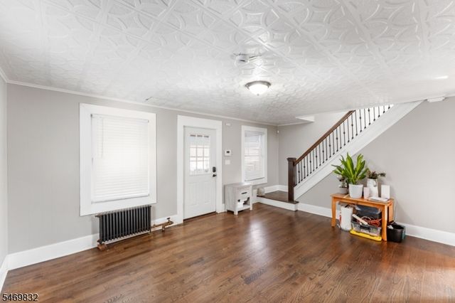 830 Gibbons Ct, Elizabeth City, NJ 07202