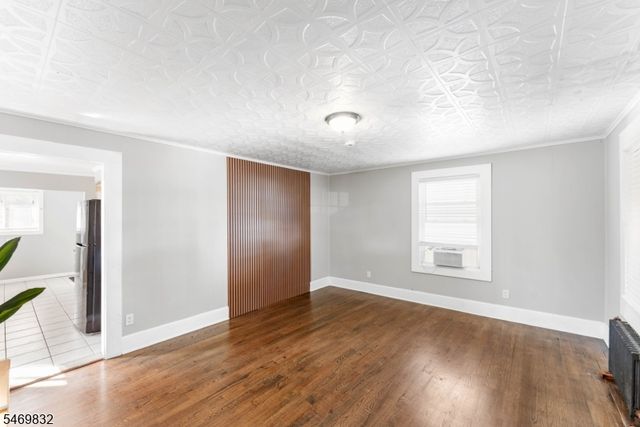 830 Gibbons Ct, Elizabeth City, NJ 07202