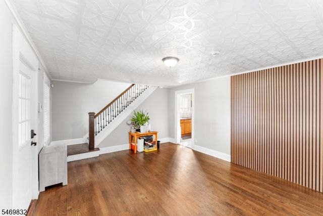 830 Gibbons Ct, Elizabeth City, NJ 07202