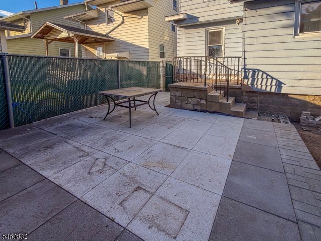 830 Gibbons Ct, Elizabeth City, NJ 07202