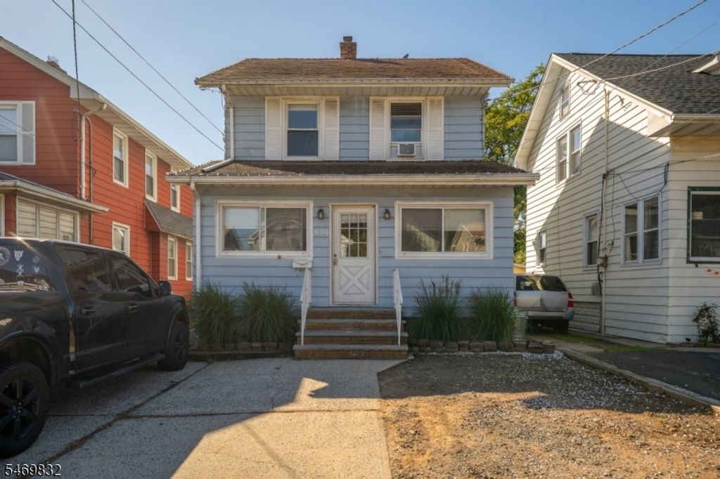 830 Gibbons Ct, Elizabeth City, NJ 07202