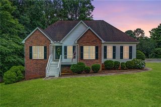 5421 Amherst Way, Flowery Branch, GA 30542