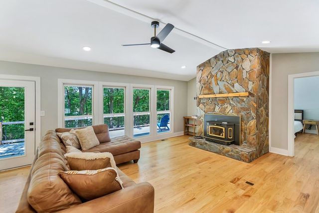 250 Harbor Heights Circle, Lavonia, GA 30553