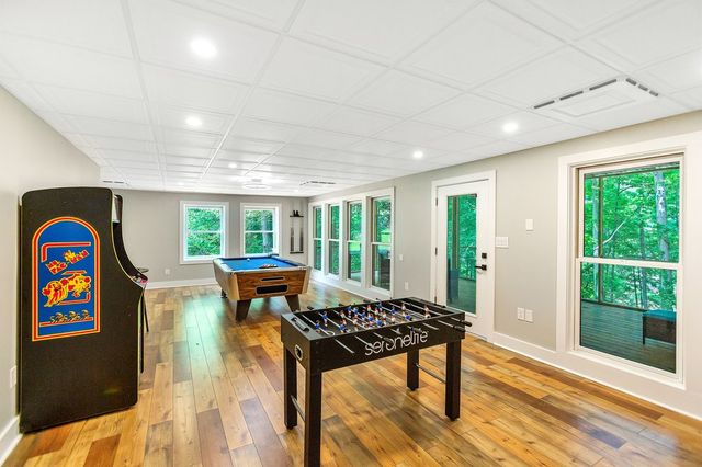 250 Harbor Heights Circle, Lavonia, GA 30553