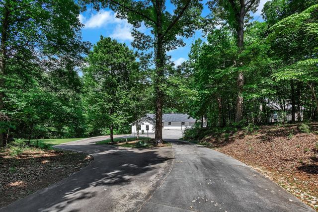 250 Harbor Heights Circle, Lavonia, GA 30553
