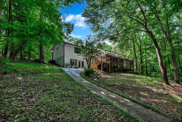 250 Harbor Heights Circle, Lavonia, GA 30553