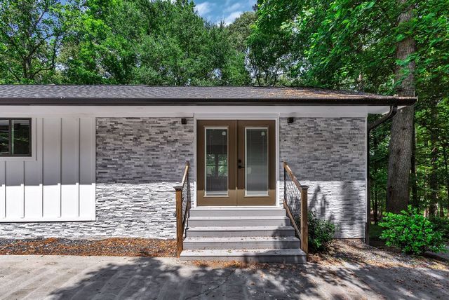 250 Harbor Heights Circle, Lavonia, GA 30553