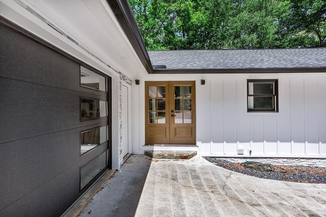 250 Harbor Heights Circle, Lavonia, GA 30553