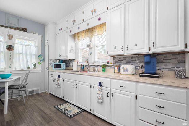 708 W 3rd Street, Mishawaka, IN 46544