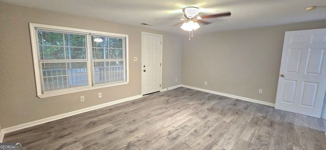 18 Helms St, Newnan, GA 30263