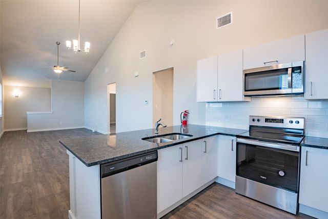 747 Wheatfield Drive, Venus, TX 76084