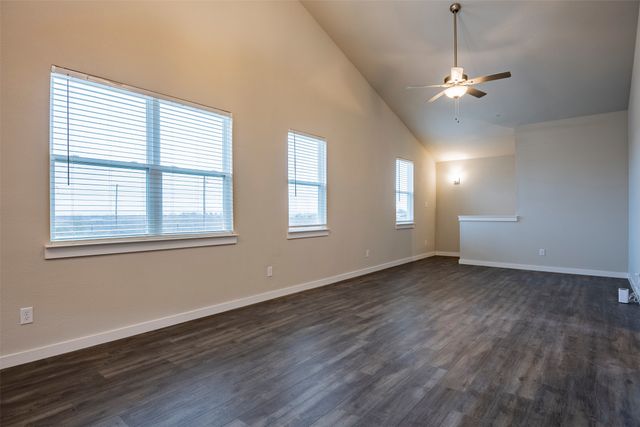 747 Wheatfield Drive, Venus, TX 76084