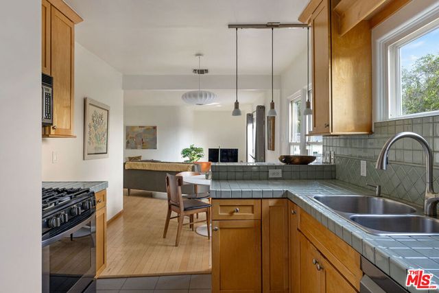 2615 Silver Ridge Avenue, Los Angeles, CA 90039