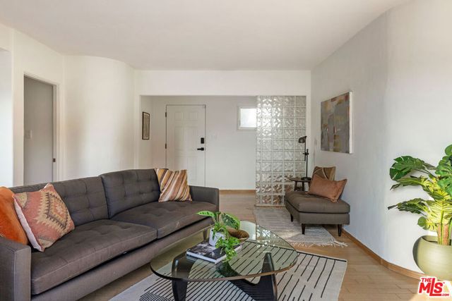 2615 Silver Ridge Avenue, Los Angeles, CA 90039