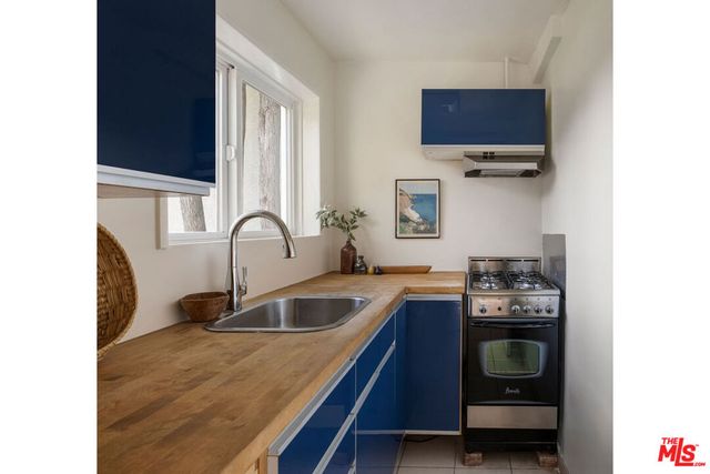 2615 Silver Ridge Avenue, Los Angeles, CA 90039