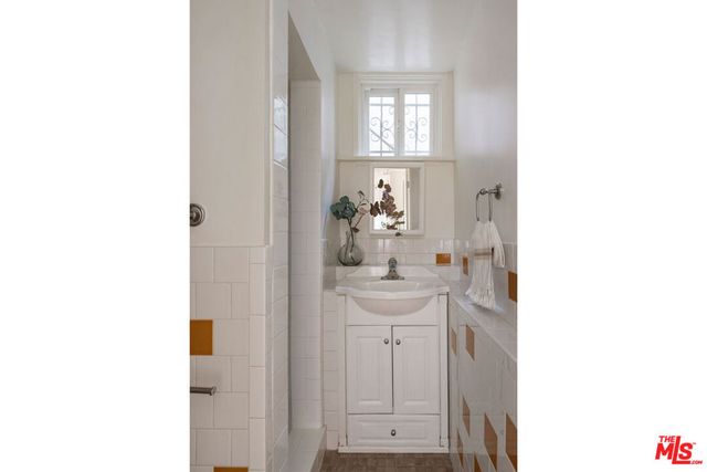 2615 Silver Ridge Avenue, Los Angeles, CA 90039