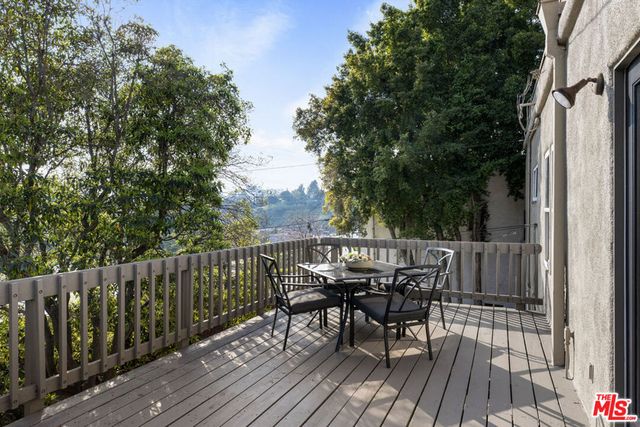 2615 Silver Ridge Avenue, Los Angeles, CA 90039