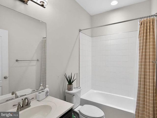 10321 VISTA MEADOW WAY, Lanham, MD 20706
