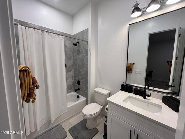 20255 W HIGHLAND Avenue, Litchfield Park, AZ 85340