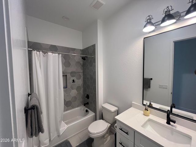 20255 W HIGHLAND Avenue, Litchfield Park, AZ 85340