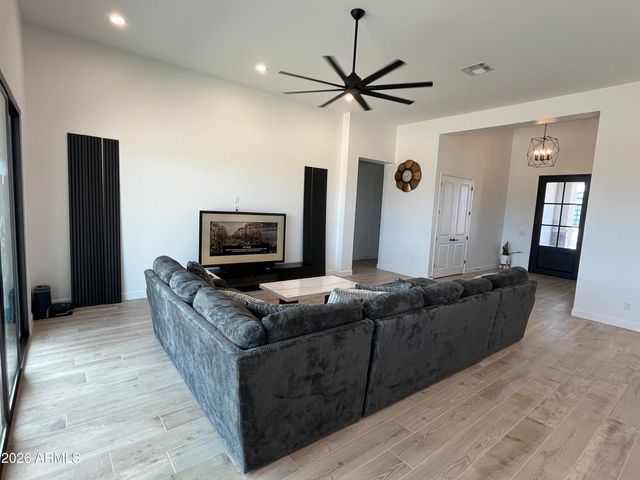 20255 W HIGHLAND Avenue, Litchfield Park, AZ 85340