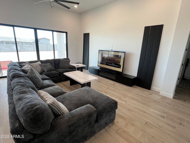 20255 W HIGHLAND Avenue, Litchfield Park, AZ 85340