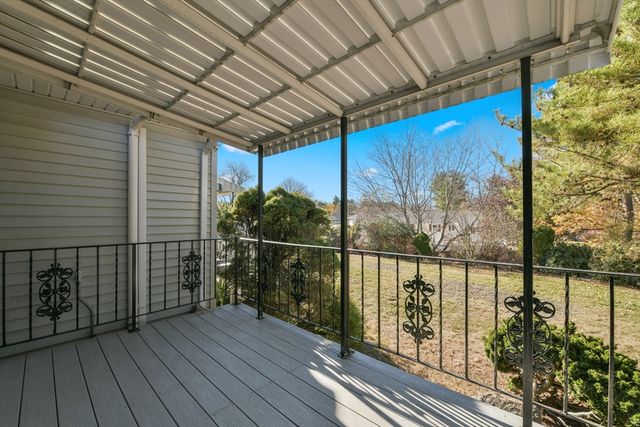 72 Stivaletta Dr, Dedham, MA 02026