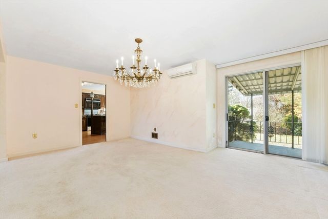 72 Stivaletta Dr, Dedham, MA 02026