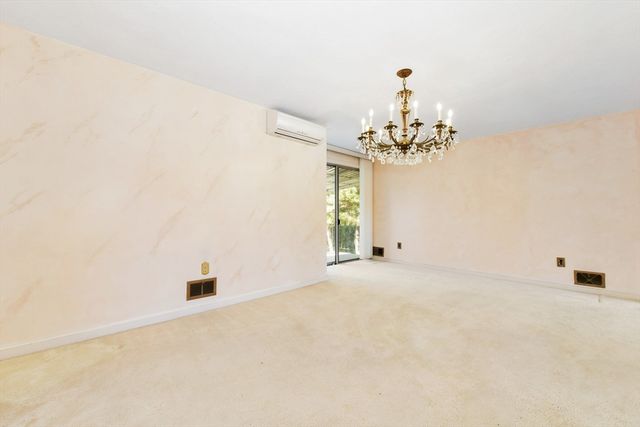 72 Stivaletta Dr, Dedham, MA 02026