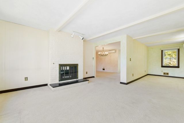 72 Stivaletta Dr, Dedham, MA 02026