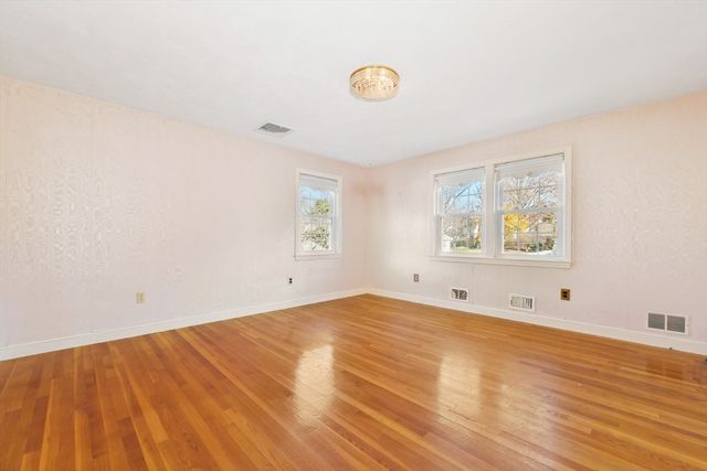 72 Stivaletta Dr, Dedham, MA 02026