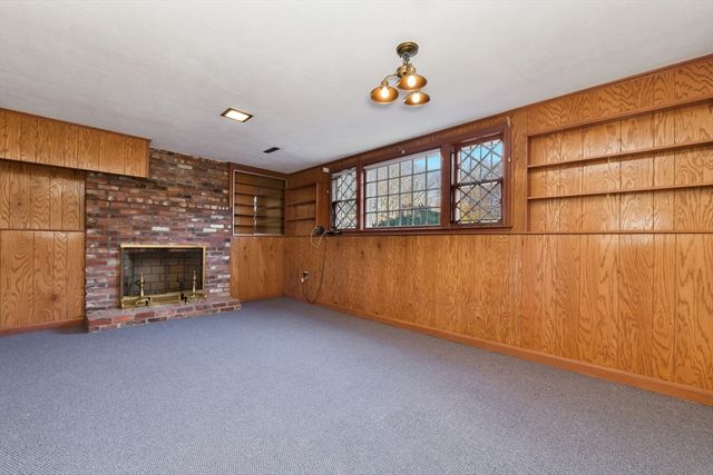 72 Stivaletta Dr, Dedham, MA 02026