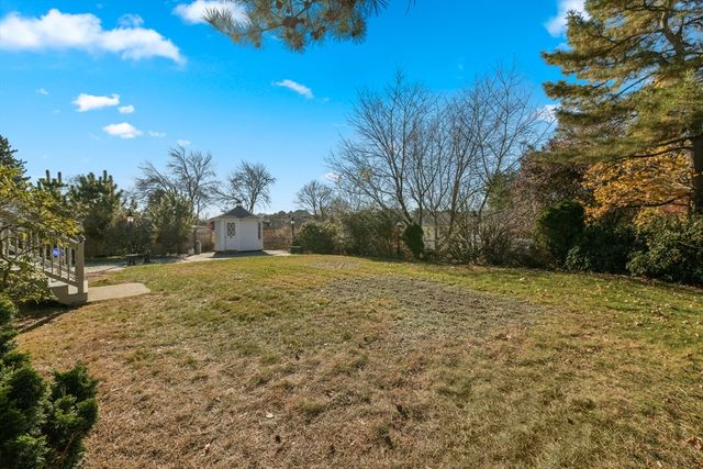 72 Stivaletta Dr, Dedham, MA 02026