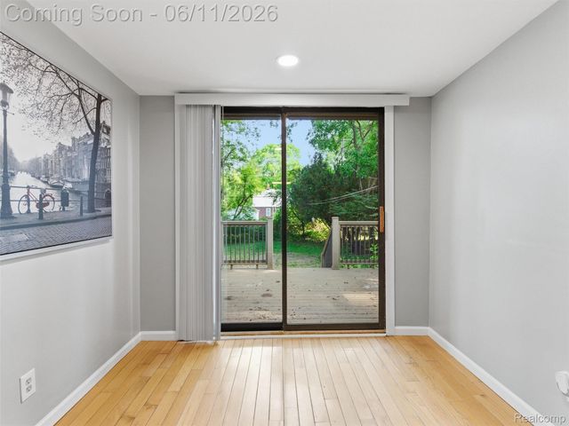 404 La Plaza Court, Royal Oak, MI 48073