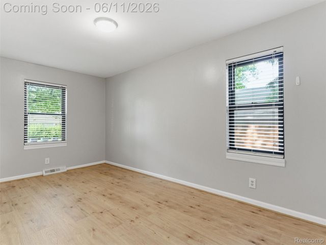 404 La Plaza Court, Royal Oak, MI 48073