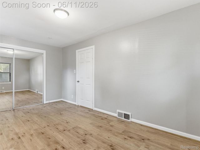 404 La Plaza Court, Royal Oak, MI 48073