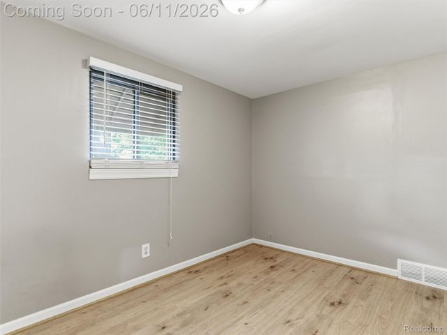 404 La Plaza Court, Royal Oak, MI 48073