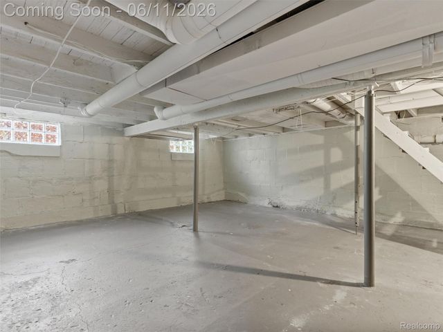 404 La Plaza Court, Royal Oak, MI 48073