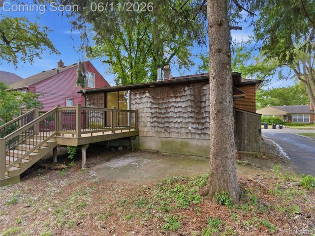 404 La Plaza Court, Royal Oak, MI 48073