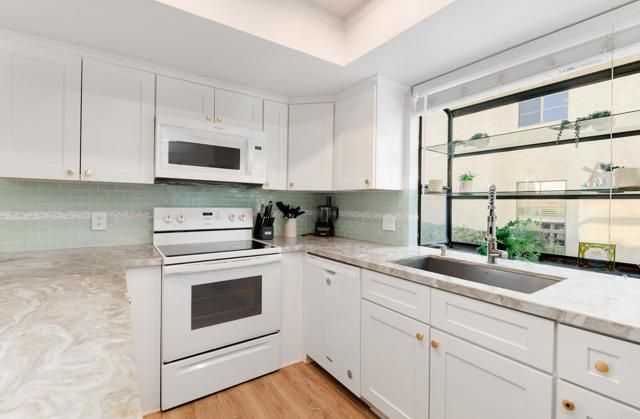 440 Citracado Parkway 31, Escondido, CA 92025