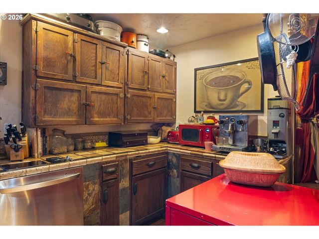 14631 Nw CEDAR St, Portland, OR 97231