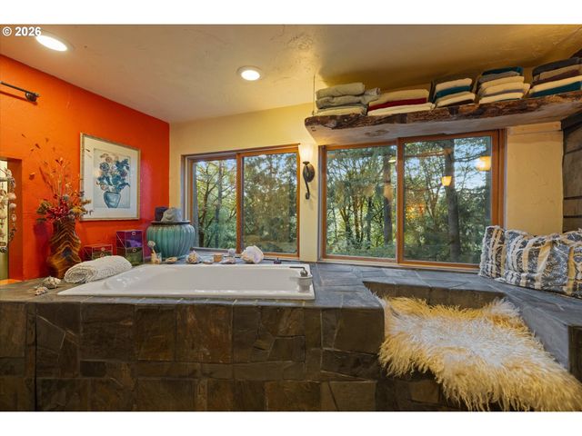 14631 Nw CEDAR St, Portland, OR 97231