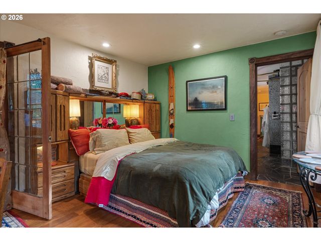 14631 Nw CEDAR St, Portland, OR 97231