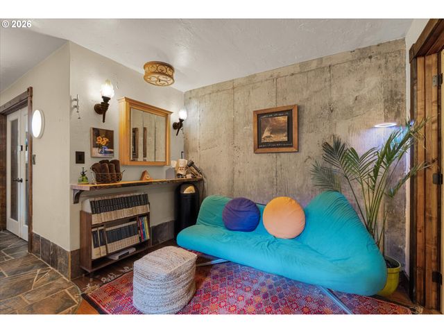 14631 Nw CEDAR St, Portland, OR 97231