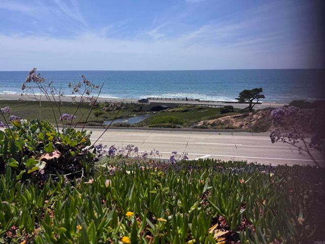 6610 Easy Street, Carlsbad, CA 92011
