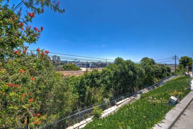 6610 Easy Street, Carlsbad, CA 92011