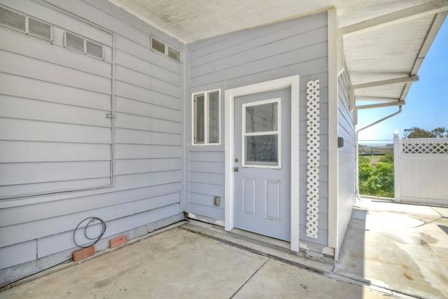 6610 Easy Street, Carlsbad, CA 92011