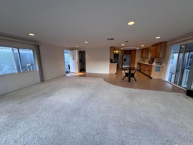 6610 Easy Street, Carlsbad, CA 92011